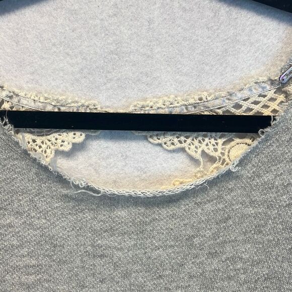 FREE PEOPLE Sweatshirt Women's XS Gray Cream Victorian Lace Crochet Open Back - Picture 3 of 11